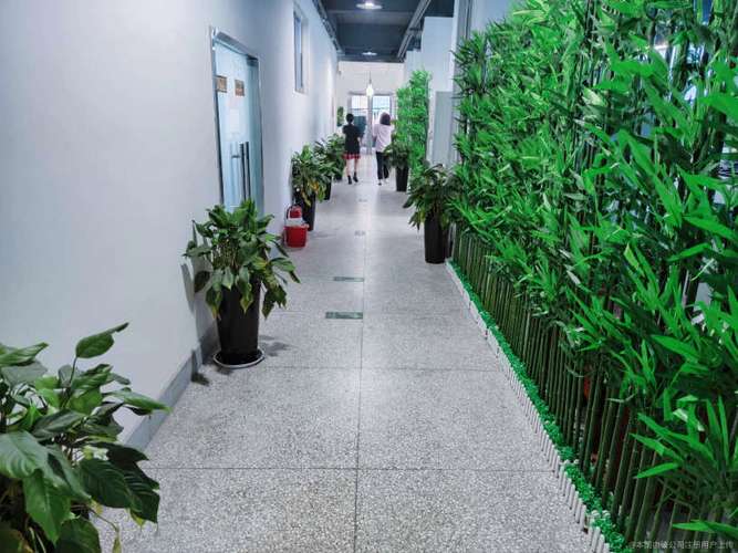 公司相册展开郑州联联网络是一家集通信设备销售,移动通信